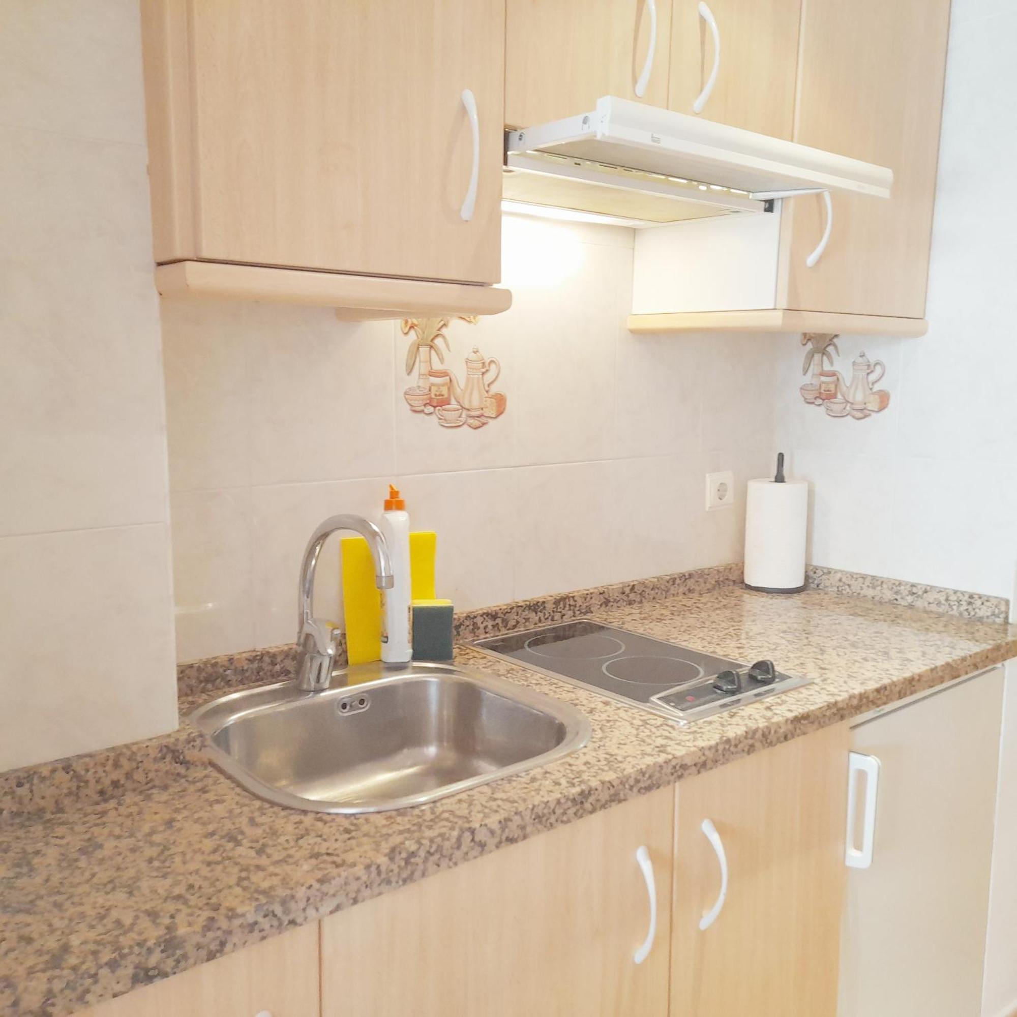 Apartamentos Vicenta Playa Carihuela Torremolinos Phòng bức ảnh